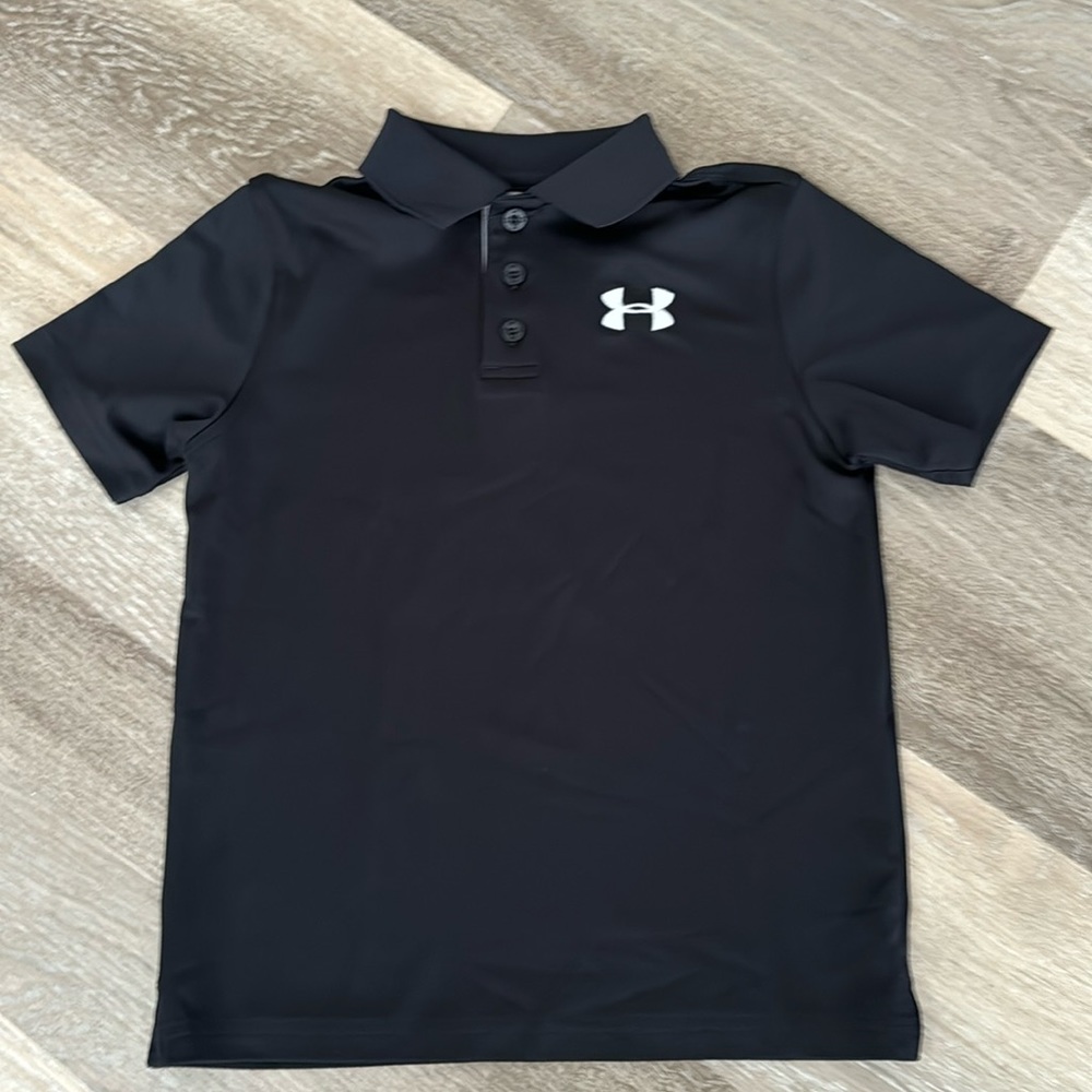 Like 🆕 Under Armour Youth Polo in Black, Size Youth Small